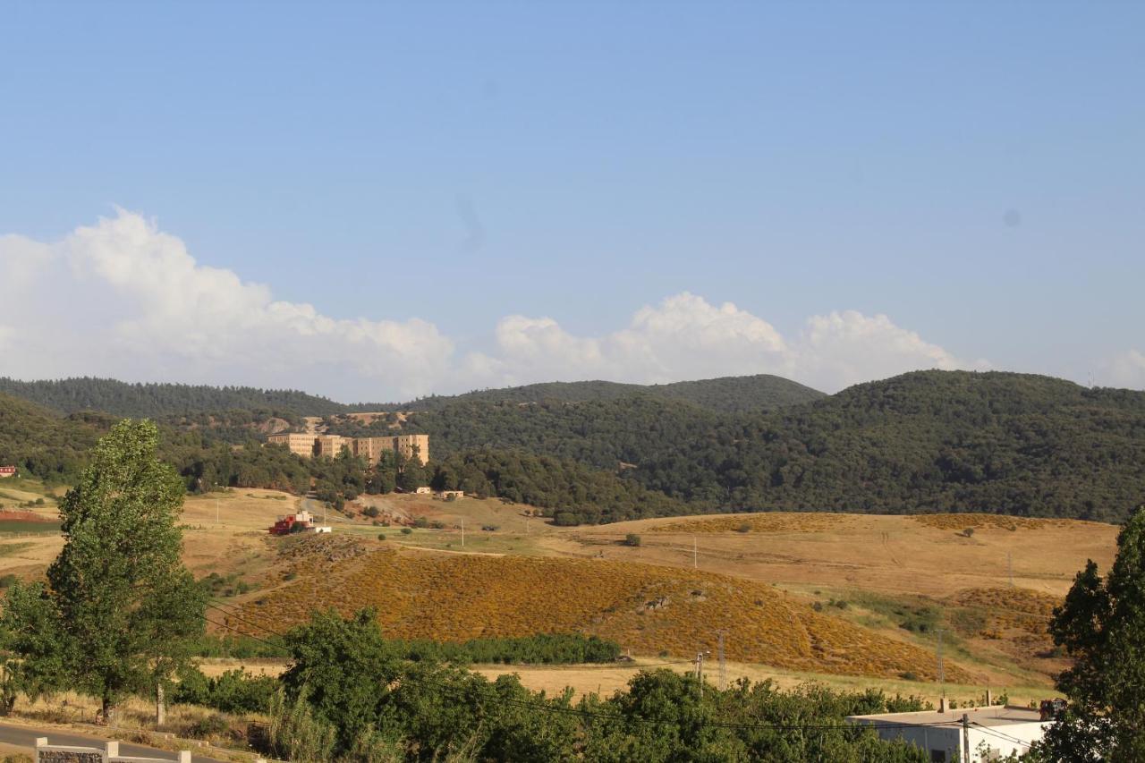 La Chevre De Monsieur Seguin Ξενοδοχείο Ιφράν Εξωτερικό φωτογραφία
